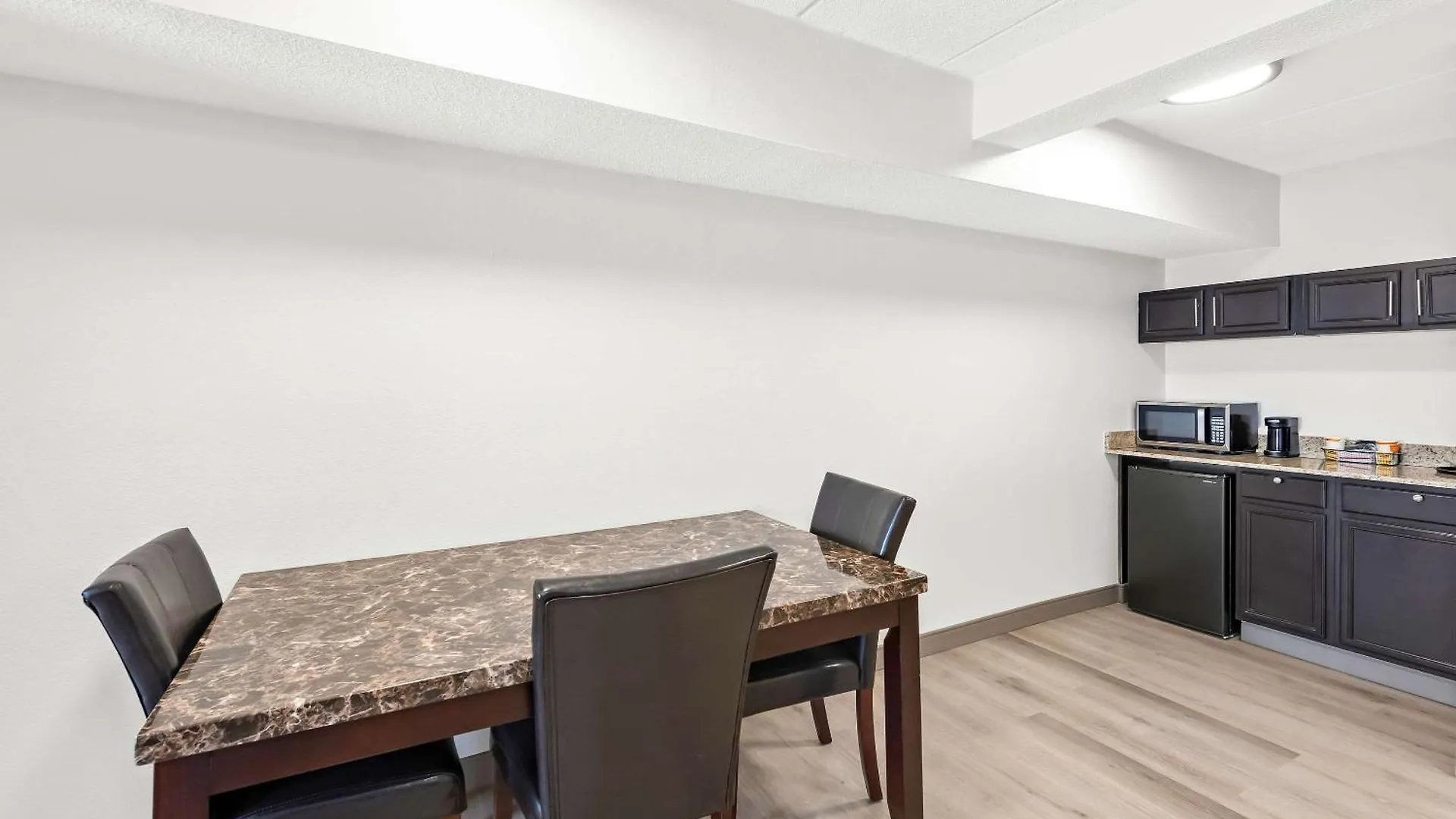 *** Hotel Comfort Suites Columbus United States
