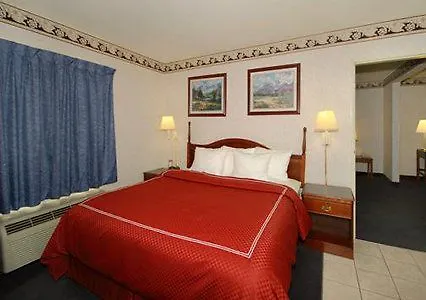 Comfort Suites Columbus Hotel