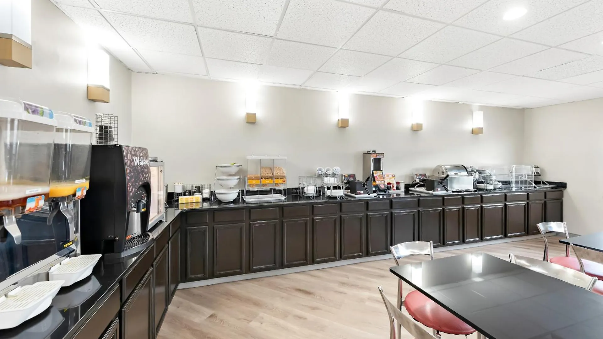 Comfort Suites Columbus Hotel