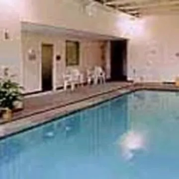 Comfort Suites Columbus Hotel